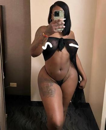 FREACKY EBONY BUBBLE BUTT GIRL