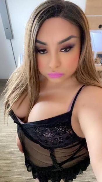 hola me llamo gabriela soy chica trans ofresco un rico massage con final feliz odeseas un oral bien ricooo ven papi aqui estoy para ti