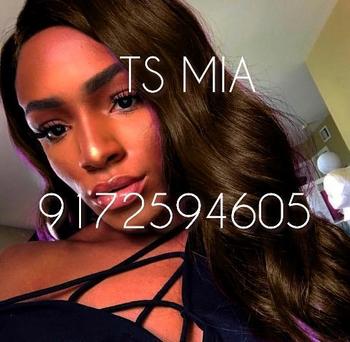 TS MIA ( Mee-ah) is all you need to fulfill your Chocolate Shemale Fantasies