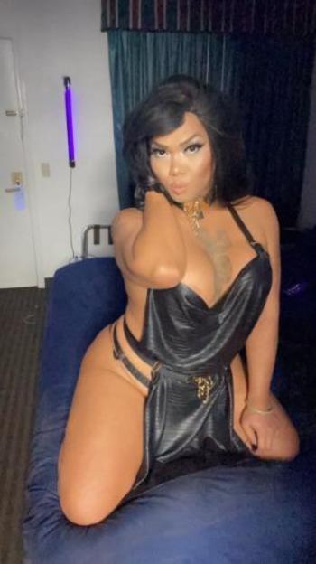 exothick asian bombshell