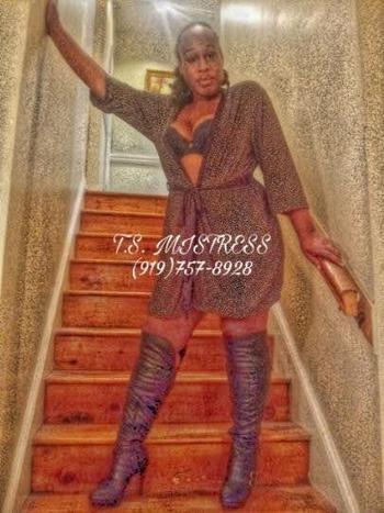 TS MISTRESS: MIDWESTERN THROAT GODDESS, COME TAP OUT???