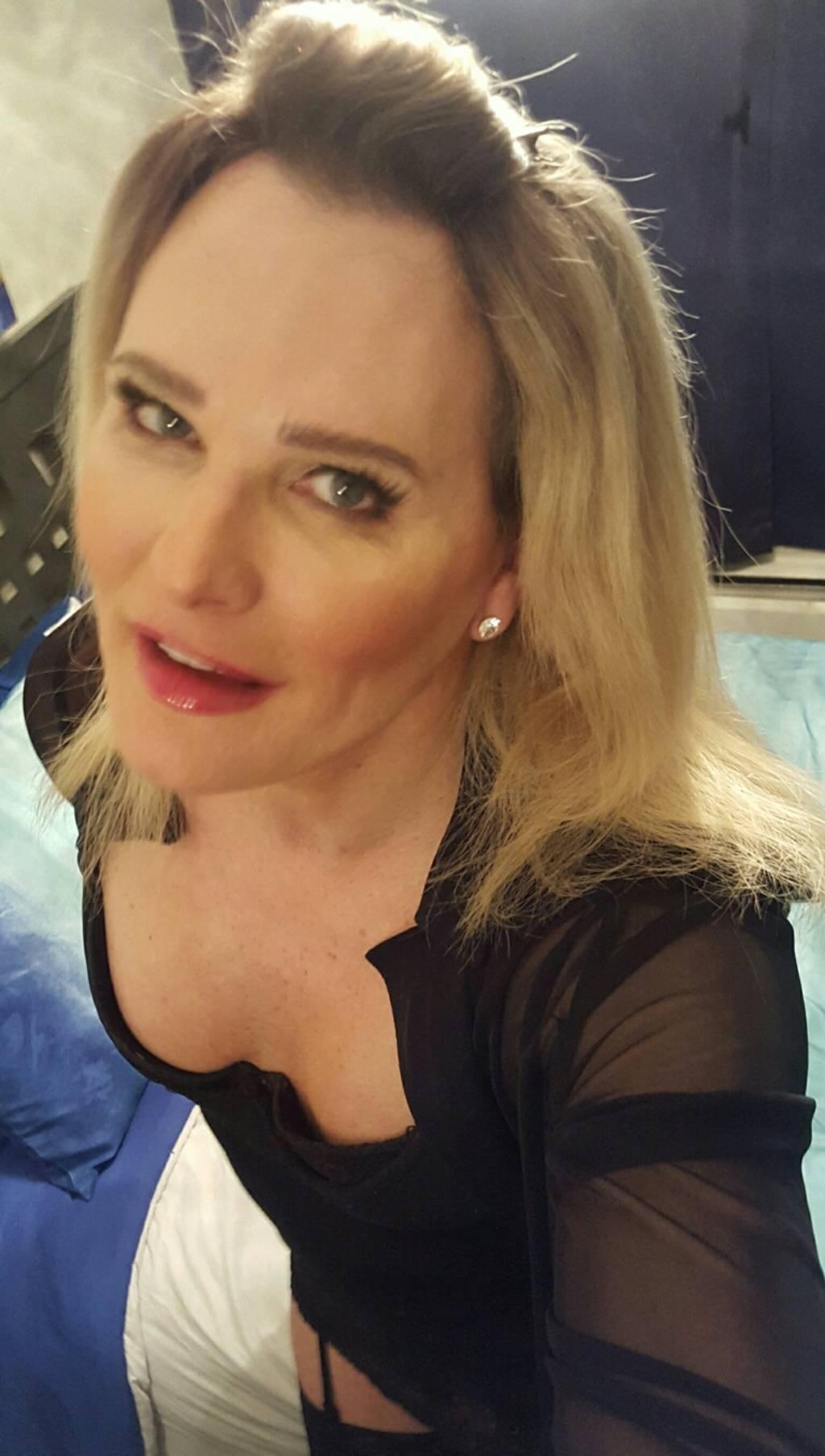 Aleasha 604 445 8412 27 Year Old Caucasian White Transgender 